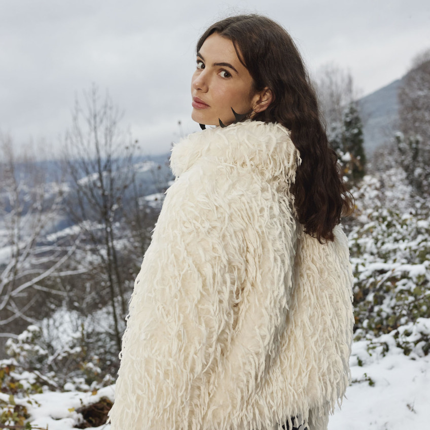 Feather Hair Vegan Fur Ivory 2278-1